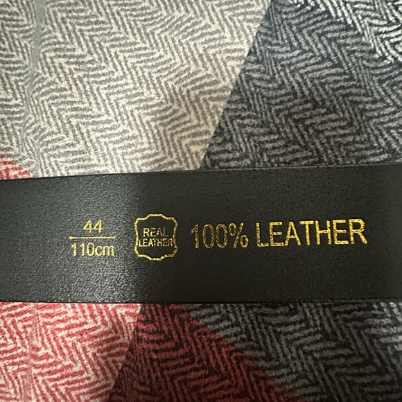 All black Louis Vuitton belt - Picture 6 of 6